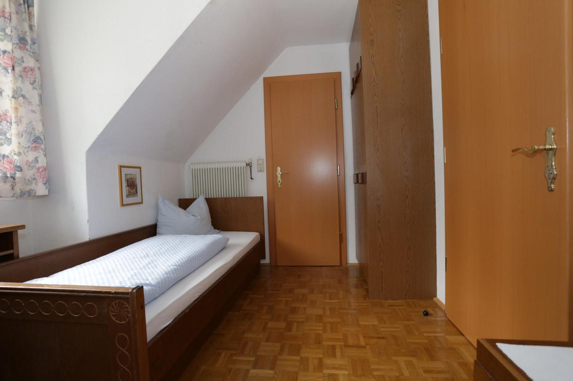 Hotel Pesentheinerhof Millstatt am See Zimmer foto